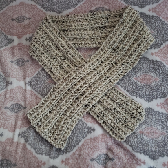 Handmade Knit Dwarven Scarf - Picture 3 of 8